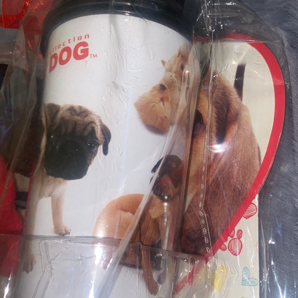 The Dog Artlist Collection Plush Dog & Travel Mug Gift Set New - Picture 6 of 6